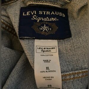Slouchy Levi’s Strauss Signature Denim Jacket size XL